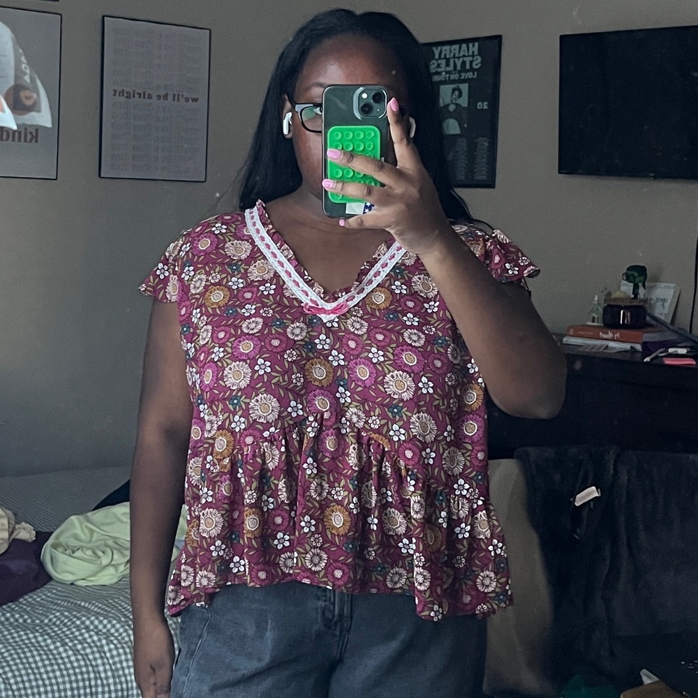 Short Sleeved Lace Flowy Top
